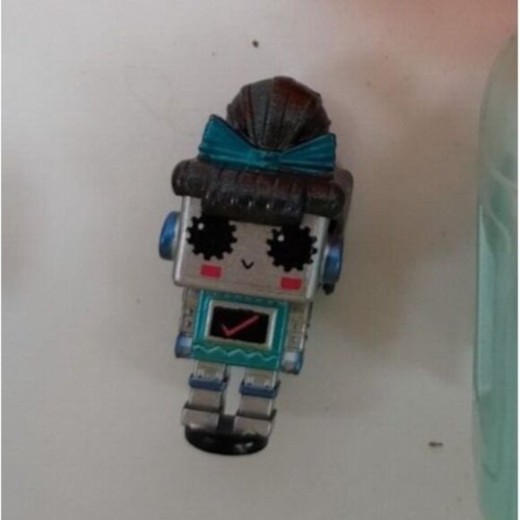 L.O.L. Surprise Tiny Toys Lot of 3 Mini Robots: XOXO, JukeBot & Help-R MGA Enter - Picture 6 of 11